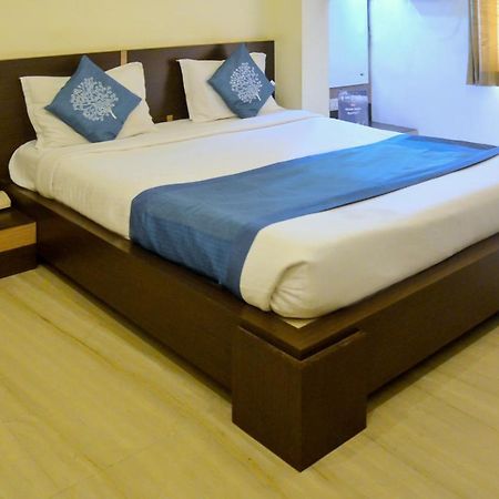 Hotel Sundaram Аллахабад Экстерьер фото